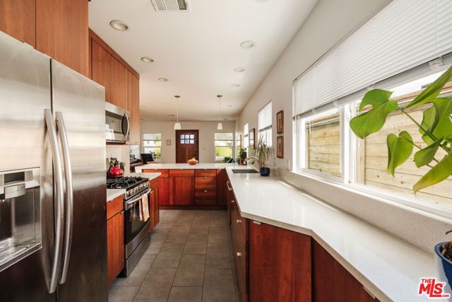 3773 S St Andrews Place, Los Angeles, CA 90018
