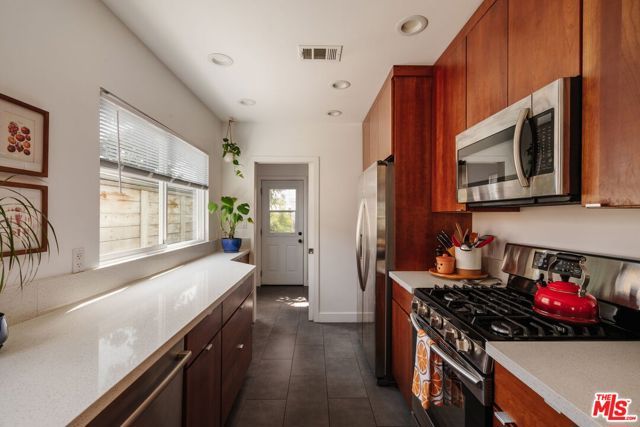 3773 S St Andrews Place, Los Angeles, CA 90018