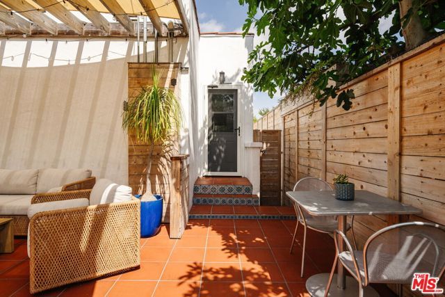 3773 S St Andrews Place, Los Angeles, CA 90018
