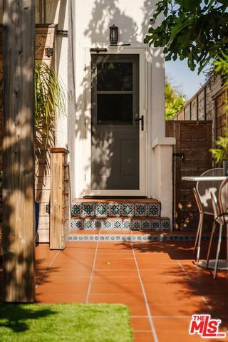 3773 S St Andrews Place, Los Angeles, CA 90018