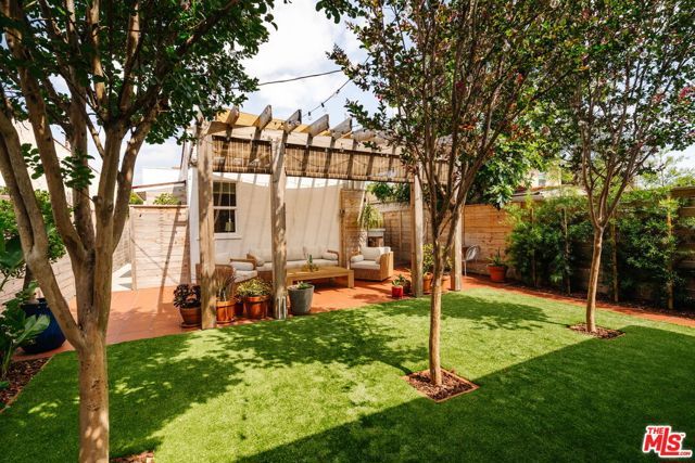 3773 S St Andrews Place, Los Angeles, CA 90018