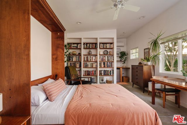 3773 S St Andrews Place, Los Angeles, CA 90018
