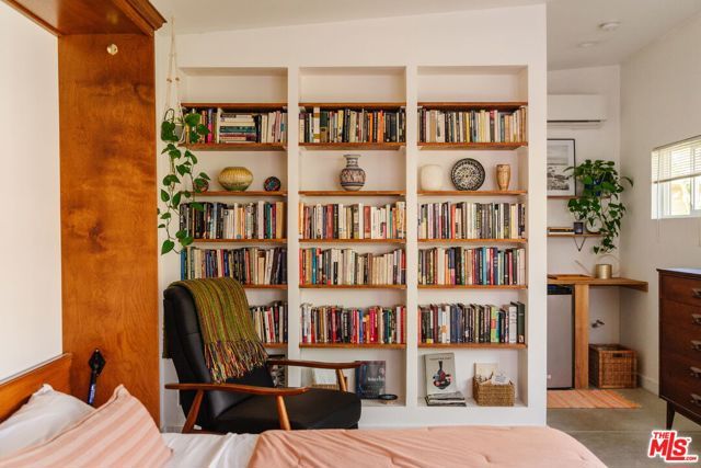 3773 S St Andrews Place, Los Angeles, CA 90018