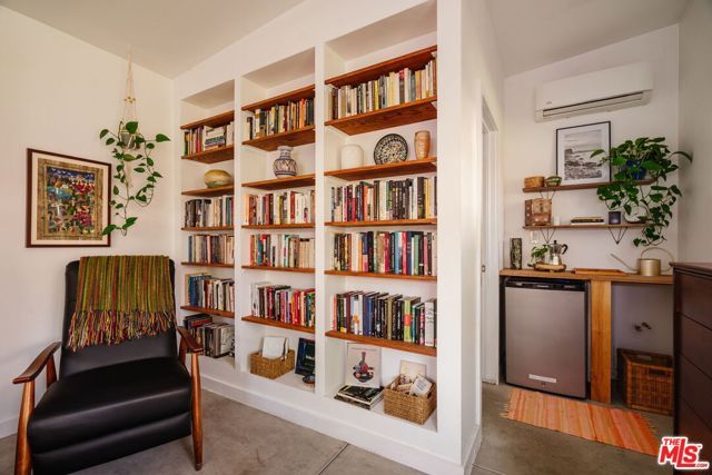 3773 S St Andrews Place, Los Angeles, CA 90018