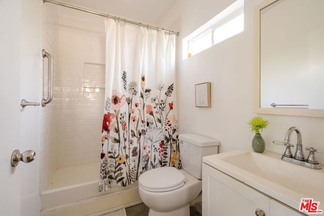 3773 S St Andrews Place, Los Angeles, CA 90018