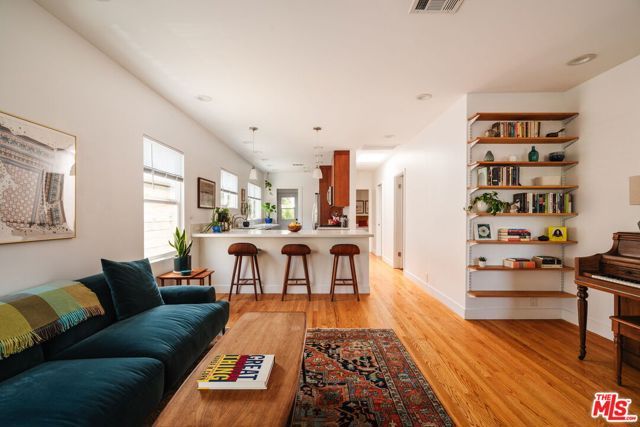 3773 S St Andrews Place, Los Angeles, CA 90018