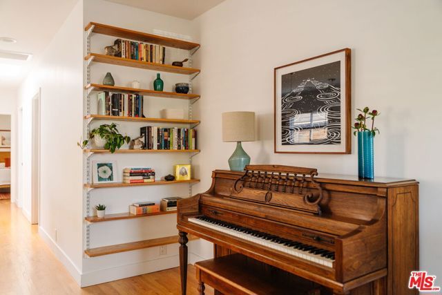 3773 S St Andrews Place, Los Angeles, CA 90018