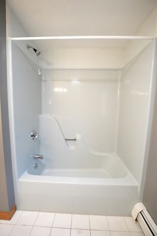 9 Knollwood Dr, Charlton, MA 01507