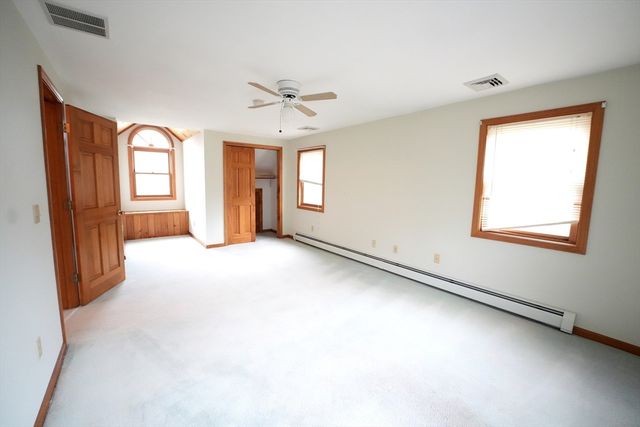 9 Knollwood Dr, Charlton, MA 01507