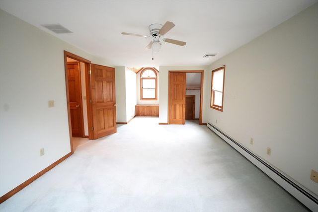 9 Knollwood Dr, Charlton, MA 01507