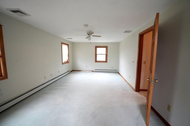 9 Knollwood Dr, Charlton, MA 01507