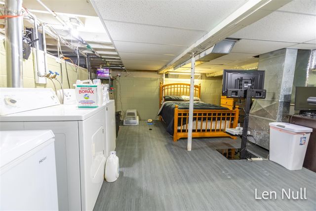 163 S York Street, Belding, MI 48809