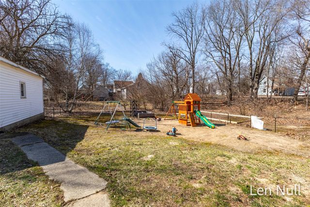 163 S York Street, Belding, MI 48809