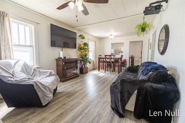 163 S York Street, Belding, MI 48809