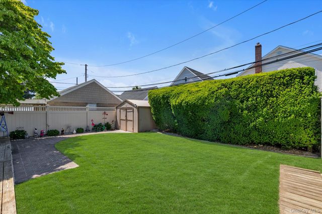 206 Arlington Street, Mineola, NY 11501