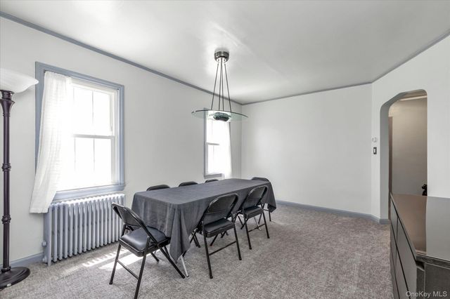 206 Arlington Street, Mineola, NY 11501
