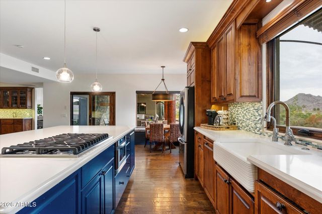 7306 N BROOKVIEW Way, Paradise Valley, AZ 85253