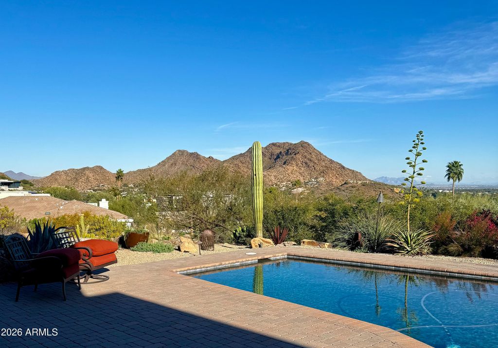 7306 N BROOKVIEW Way, Paradise Valley, AZ 85253 — photo 2