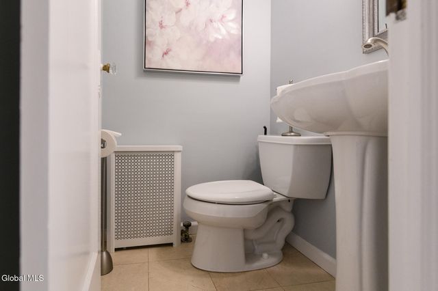 41 Crescent Drive, Albany, NY 12208