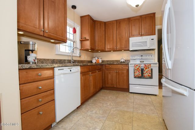 41 Crescent Drive, Albany, NY 12208