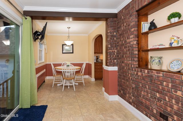 41 Crescent Drive, Albany, NY 12208