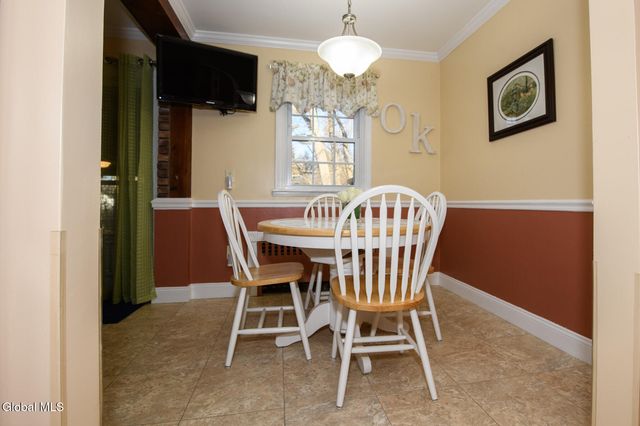 41 Crescent Drive, Albany, NY 12208