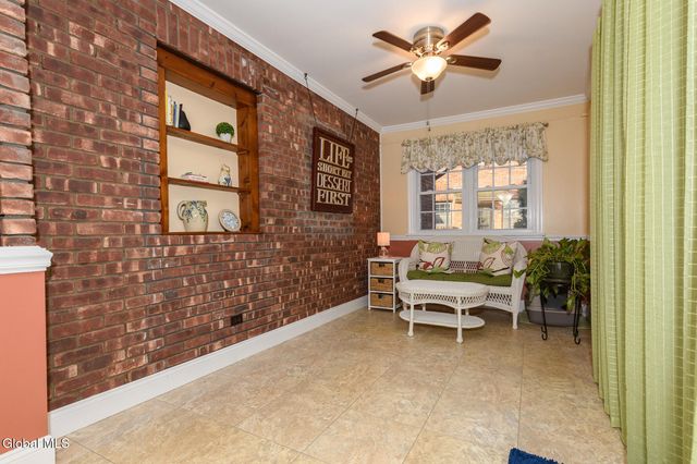 41 Crescent Drive, Albany, NY 12208