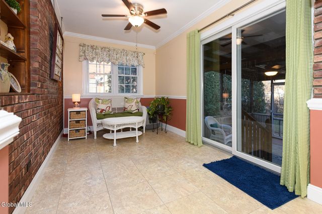 41 Crescent Drive, Albany, NY 12208