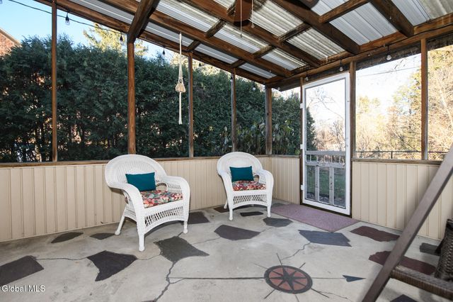 41 Crescent Drive, Albany, NY 12208