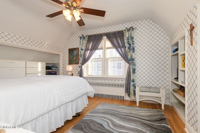 41 Crescent Drive, Albany, NY 12208