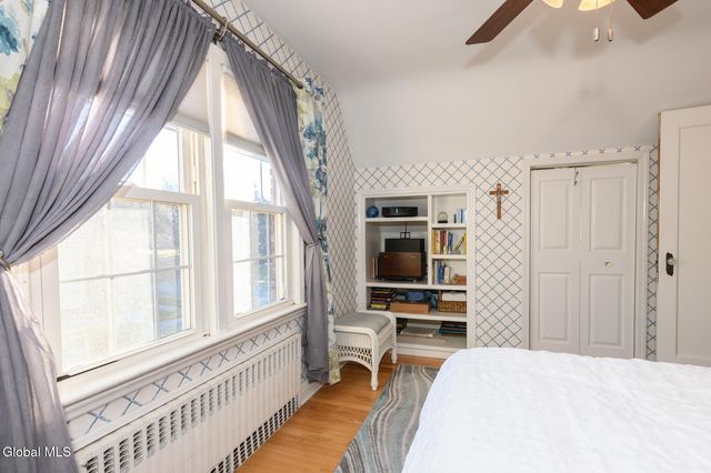 41 Crescent Drive, Albany, NY 12208