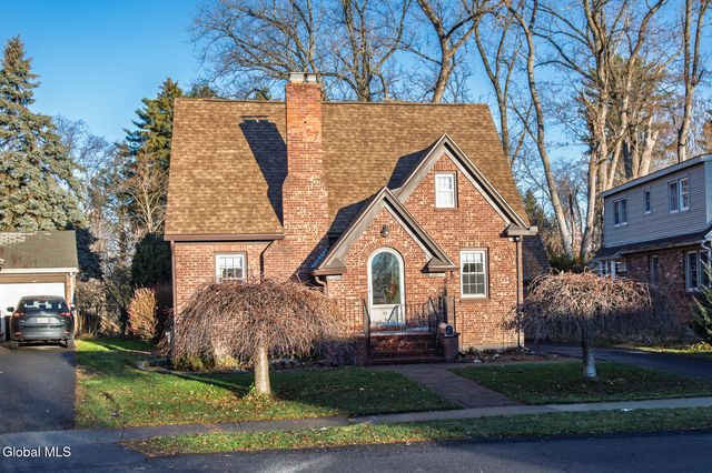 41 Crescent Drive, Albany, NY 12208