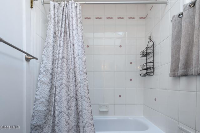 41 Crescent Drive, Albany, NY 12208