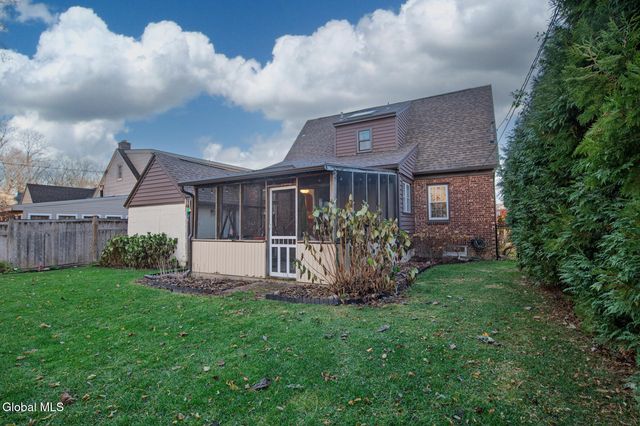 41 Crescent Drive, Albany, NY 12208