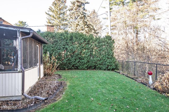 41 Crescent Drive, Albany, NY 12208