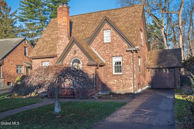 41 Crescent Drive, Albany, NY 12208