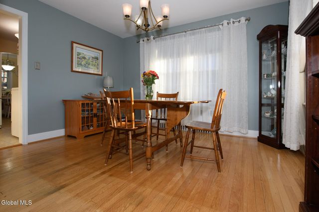 41 Crescent Drive, Albany, NY 12208