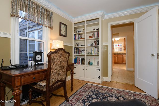 41 Crescent Drive, Albany, NY 12208