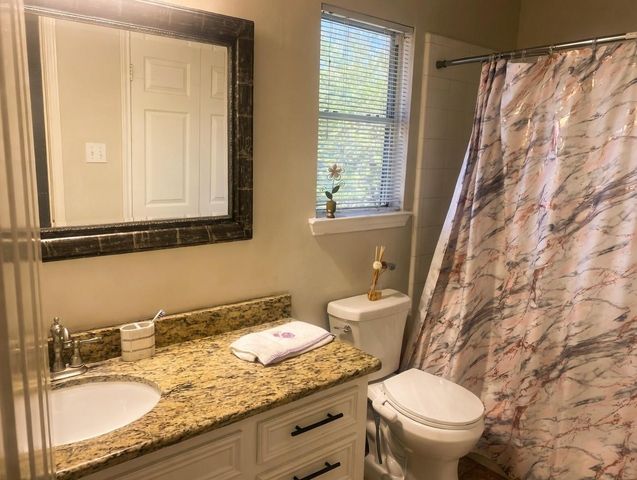 15922 Cutten Road, Houston, TX 77070