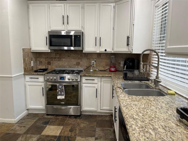 15922 Cutten Road, Houston, TX 77070