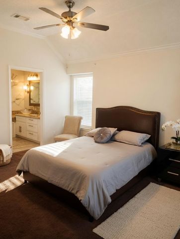 15922 Cutten Road, Houston, TX 77070