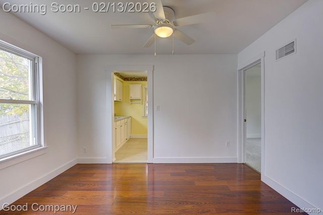 720 E Granet Avenue, Hazel Park, MI 48030