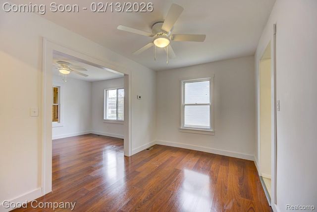 720 E Granet Avenue, Hazel Park, MI 48030