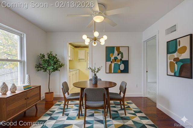 720 E Granet Avenue, Hazel Park, MI 48030