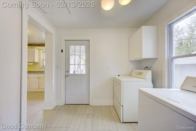 720 E Granet Avenue, Hazel Park, MI 48030