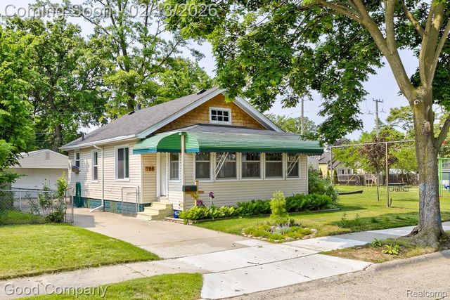 720 E Granet Avenue, Hazel Park, MI 48030