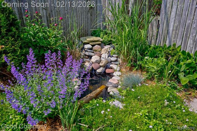 720 E Granet Avenue, Hazel Park, MI 48030