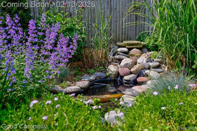 720 E Granet Avenue, Hazel Park, MI 48030