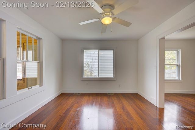 720 E Granet Avenue, Hazel Park, MI 48030