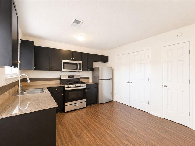 2490 Rambling Way, Lithonia, GA 30058